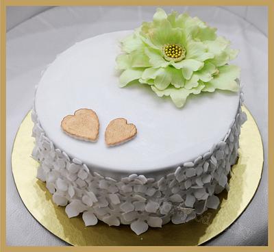 Small wedding cake  - Cake by cakebysaska