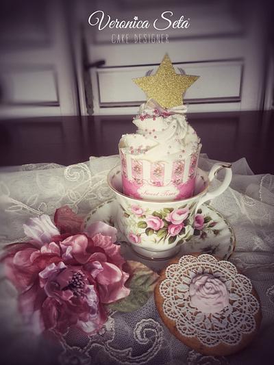 A cupcake - Cake by Veronica Seta