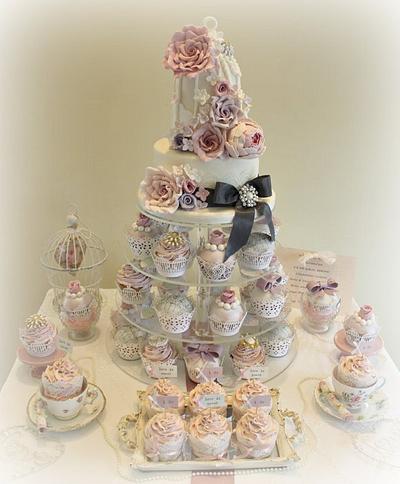 2 tier Birdcage with matching cupcakes - Cake by Diane Hunt