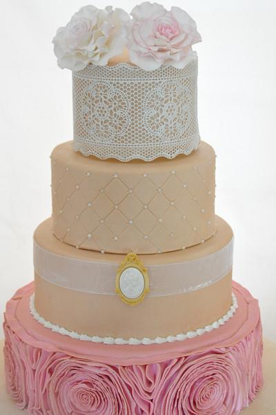 Vintage Wedding Cake - Cake by Laura Templeton
