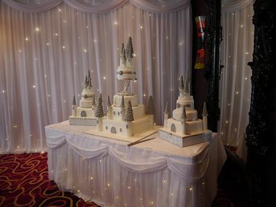 Our largest castle wedding cake  - Cake by cupcakecarousel