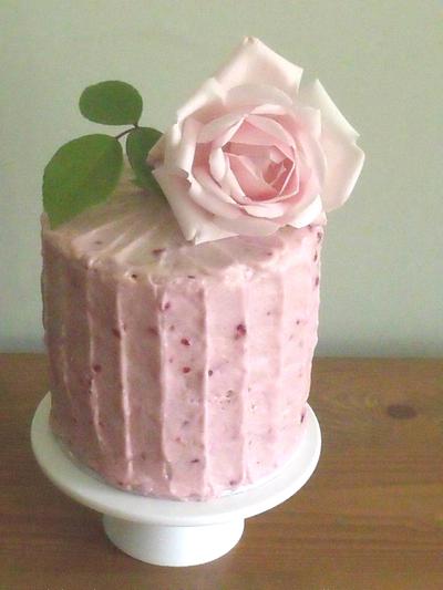  Simple lemon and raspberry cake - Cake by Helen Alborn  
