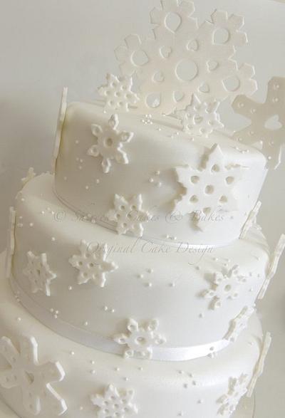 Snowflake wedding cake - Cake by Shereen
