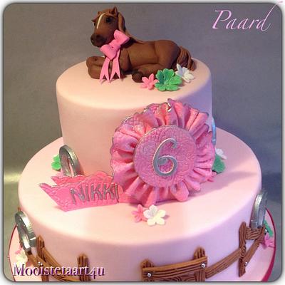 A horse cake for a little girl... - Cake by Mooistetaart4u - Amanda Schreuder