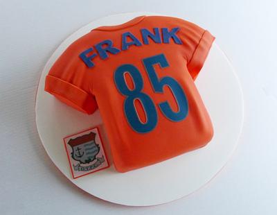Football shirt cake - Cake by Angel Cake Design