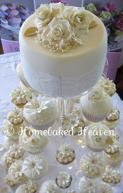 Roses, lace & pearls wedding cupcakes - Cake by Amanda Earl Cake Design