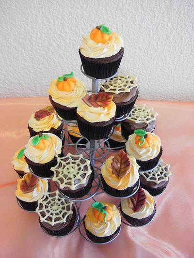 Halloween Cupcakes  - Cake by Michelle
