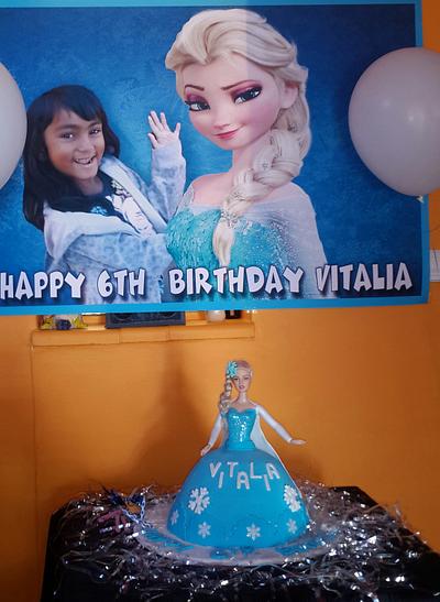Elsa doll cakes - Cake by Gracy Fish