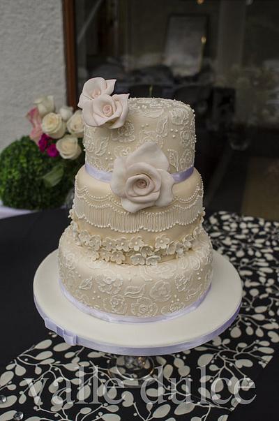 Romantic embroidery - Cake by Maribel