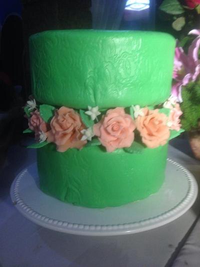 Barrel cake with roses. - Cake by LeahGuapa