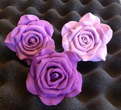 Purple Roses - Cake by Jennifer Jeffrey