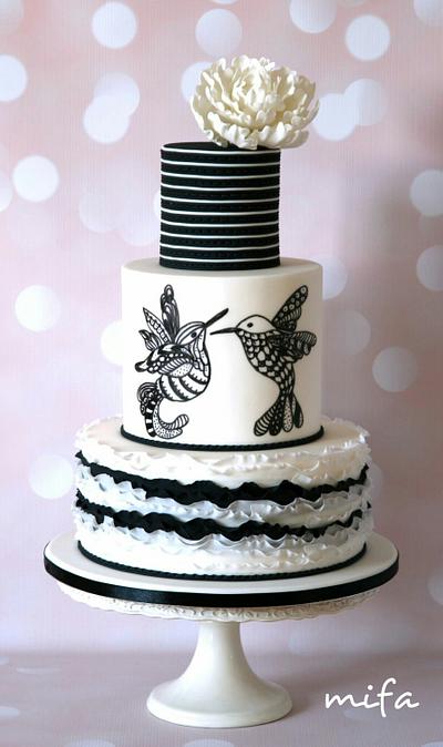 Black & White  - Cake by Michaela Fajmanova