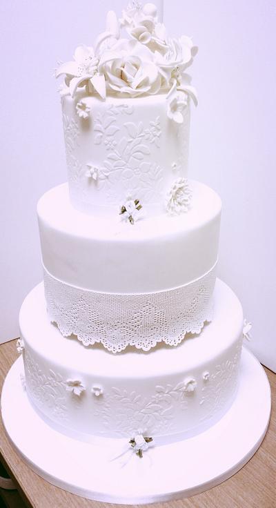 New all white 2016 design  - Cake by mike525