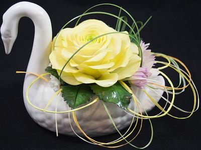 The flower Swan - Cake by StyledSugar