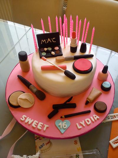Makeup Cake!!! - Cake by caketasticcy