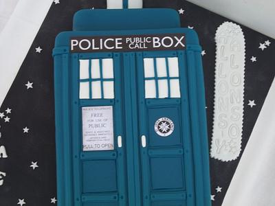 TARDIS FROM DR. WHO - Cake by Mina's cakes and cookies