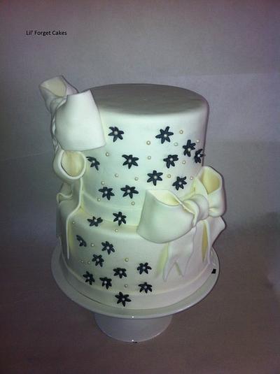 Black and White Birthday - Cake by lilforgetcakes