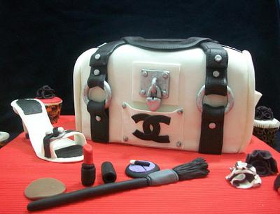 Chanel Bag Cake - Cake by Creando en Azúcar
