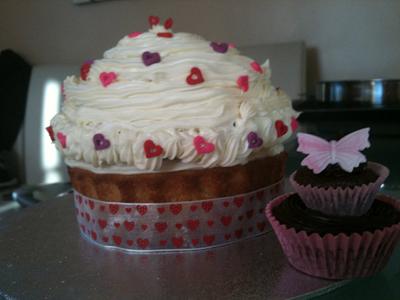 My very first Giant Cup cake  - Cake by Melinda