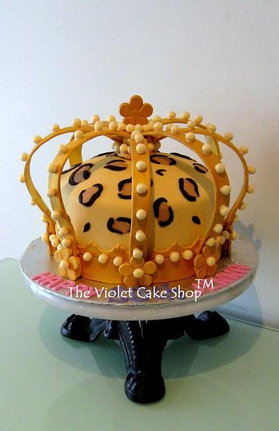 3D Crown Cake Fit for a DIVA! - Cake by Violet - The Violet Cake Shop™