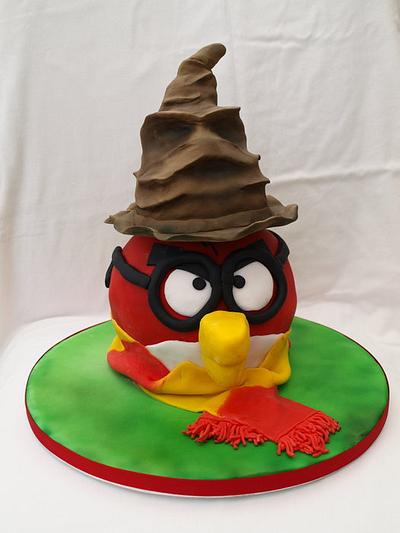 Potter Bird with sorting hat - Cake by Cakes By Heather Jane