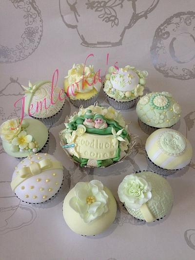 Baby shower for mum expecting twins - Cake by Jemlewka's cupcakes 