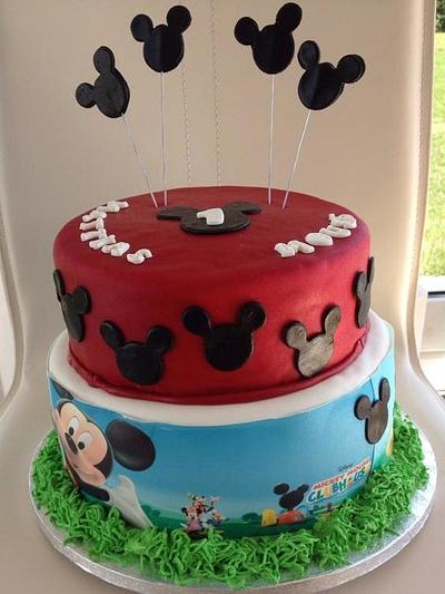 Mickey Mouse - Cake by wendyslesvig