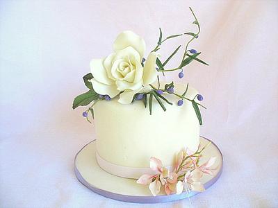 Rose and Berries - Cake by Shaile's Edible Art