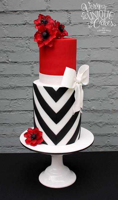 Elegant V-Stripes & Bold Poppies - Cake by Very Unique Cakes by Veronique 