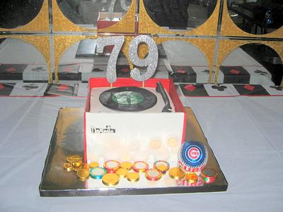 1950's Record Player Cake - Cake by Mimalovescakes