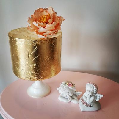 24 k edible gold  - Cake by Tuba Fırat