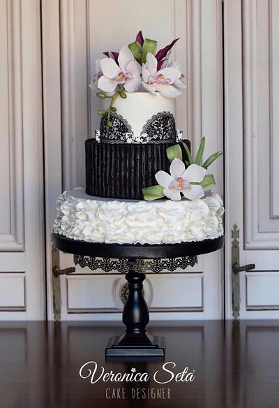 Oriental Black and White  - Cake by Veronica Seta