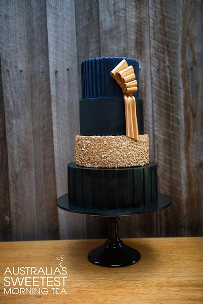Gold glamour cake - Cake by Cuppy & Cake