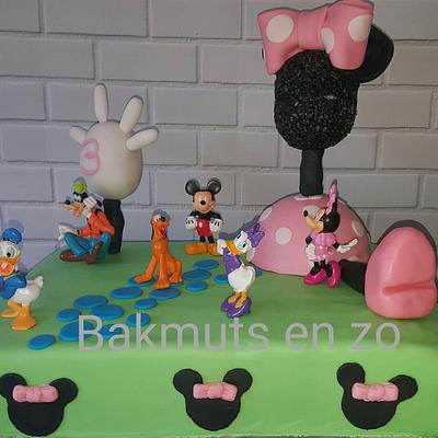 minnie mouse clubhouse - Cake by Bakmuts en zo