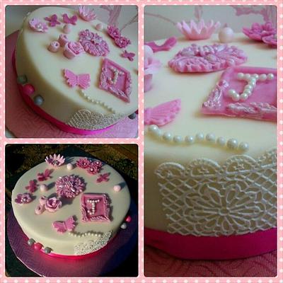 Pretty in pink - Cake by Doro