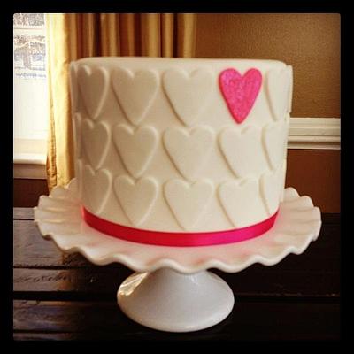 One Pink Heart - Cake by Elisabeth Palatiello
