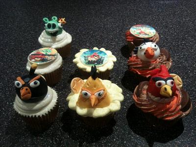 angry bird cupcakes - Cake by mick
