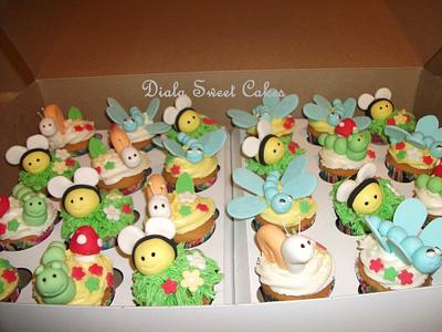 cute bugs cupcakes - Cake by DialaSweetCakes