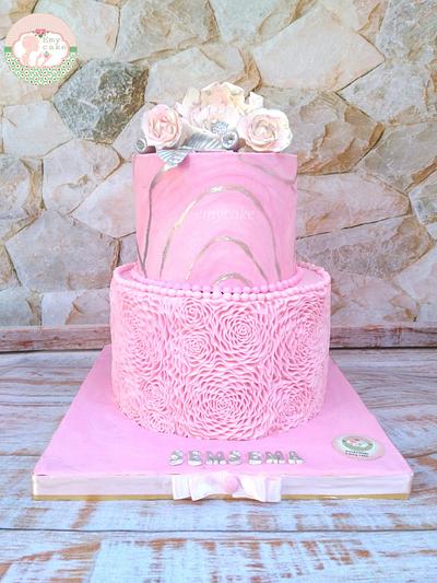 Engagement cake rose ruffles - Cake by emycakesdamnhor