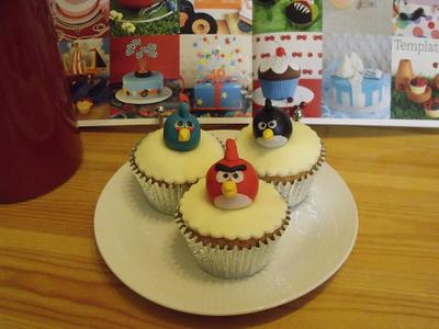 angry bird cupcakes - Cake by zoe