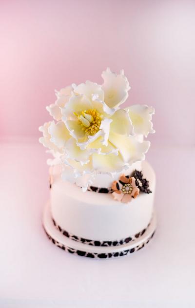 Open Peony Cake - Cake by Be Sweet 