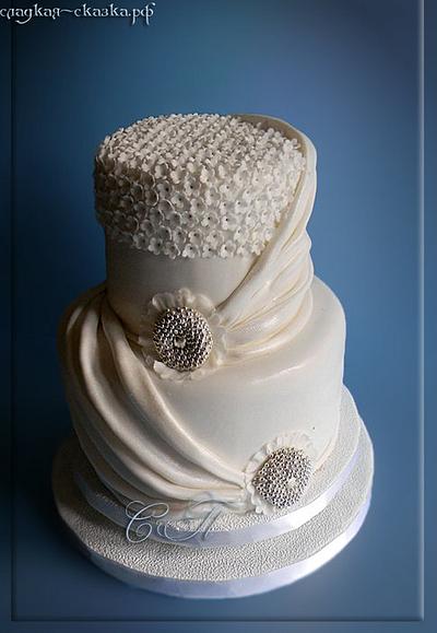 Wedding cake with brooches - Cake by Svetlana