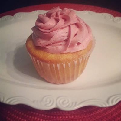 Lemon Raspberry Cupcake - Cake by Candy Whiting