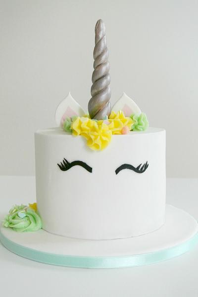 Unicorn cake - Cake by Franci´s Cupcakes