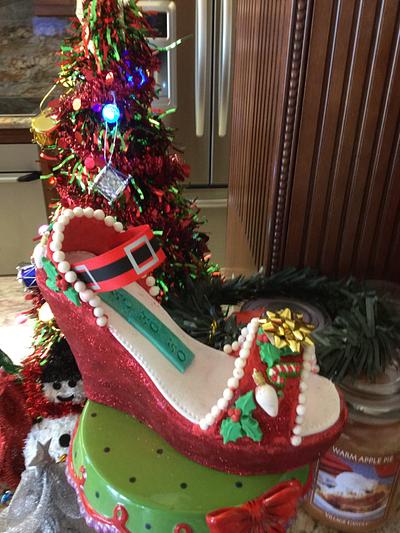 Mrs. Claus is Stepping out in style - Cake by caymanancy