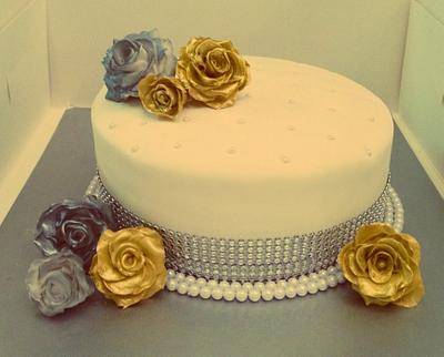 Anniversary cake - Cake by Viyacupcakes