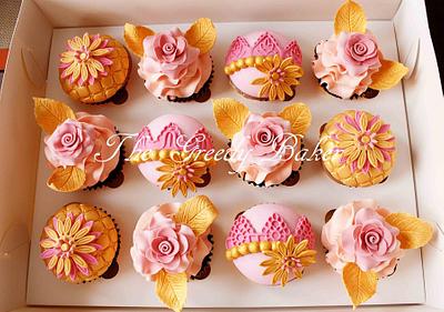 Pink & Gold Cupcakes - Cake by Kate