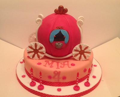 Princess carriage - Cake by 2wheelbaker