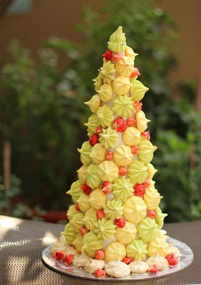 MERINGUE CHRISTMAS TREE - Cake by Smriti Iyer
