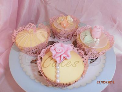 Summer Cupcakes - Cake by RainbowCakes